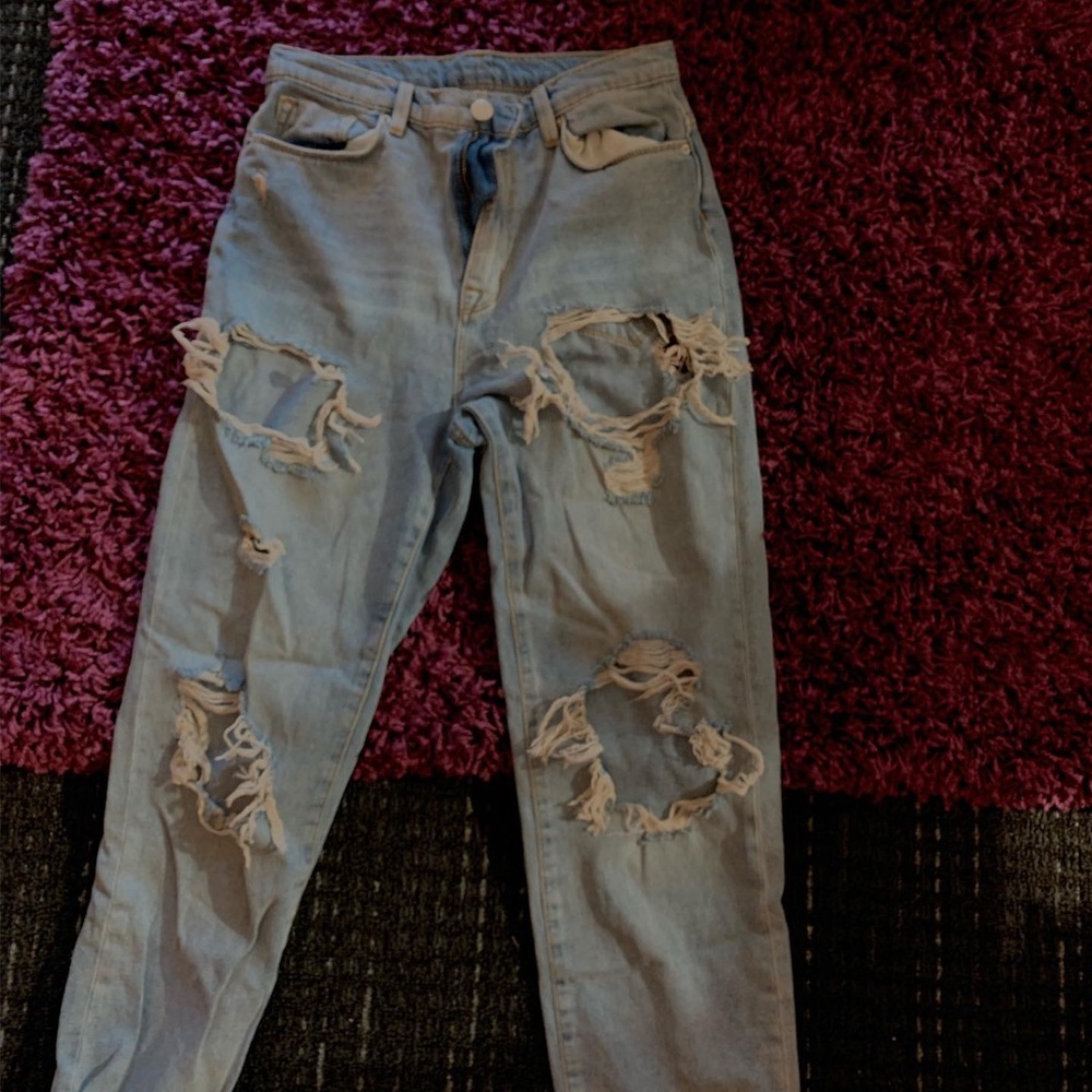 Urban Outfitters ripped denim mom jeans!